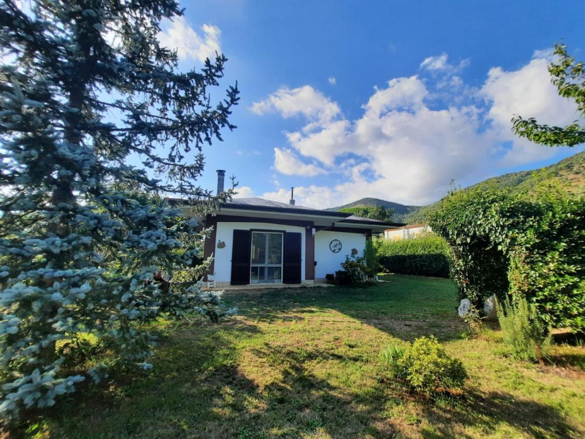 Casetta In Collina Sezze Exterior photo